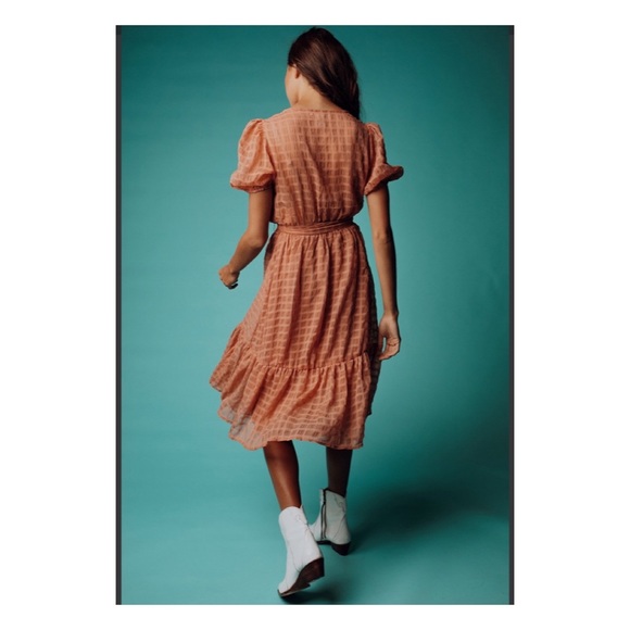 Clad & Cloth Simple Beaut puff sleeve midi dress - Picture 11 of 14